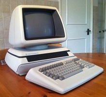 CBM-II B715 Computer